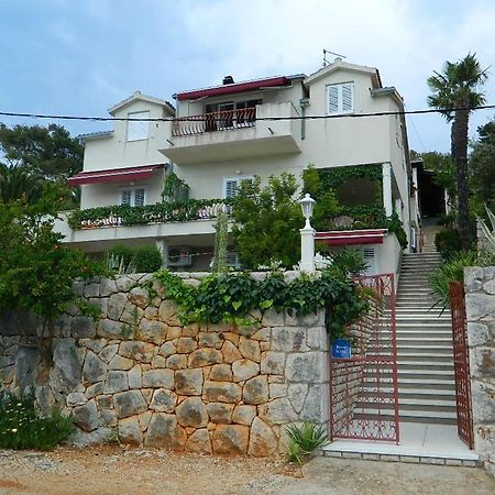 Apartments And Rooms Darinka Vrboska Exterior foto
