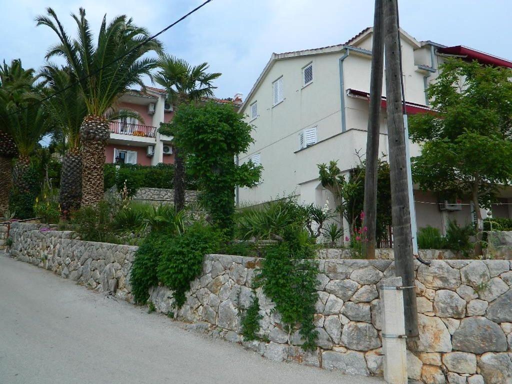 Apartments And Rooms Darinka Vrboska Exterior foto