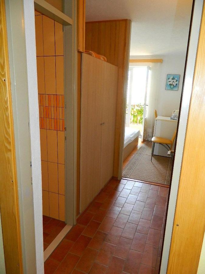 Apartments And Rooms Darinka Vrboska Exterior foto