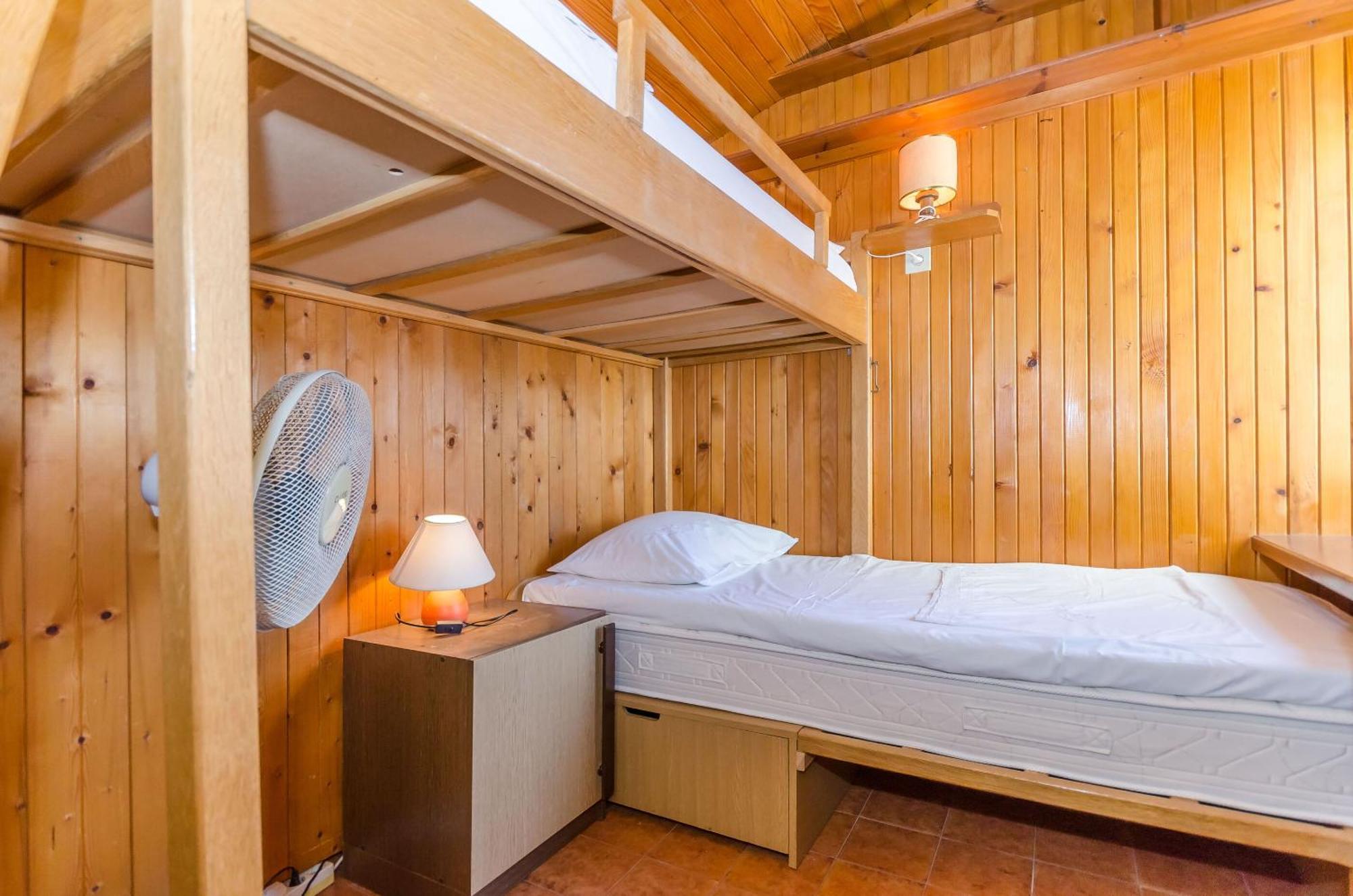 Apartments And Rooms Darinka Vrboska Exterior foto
