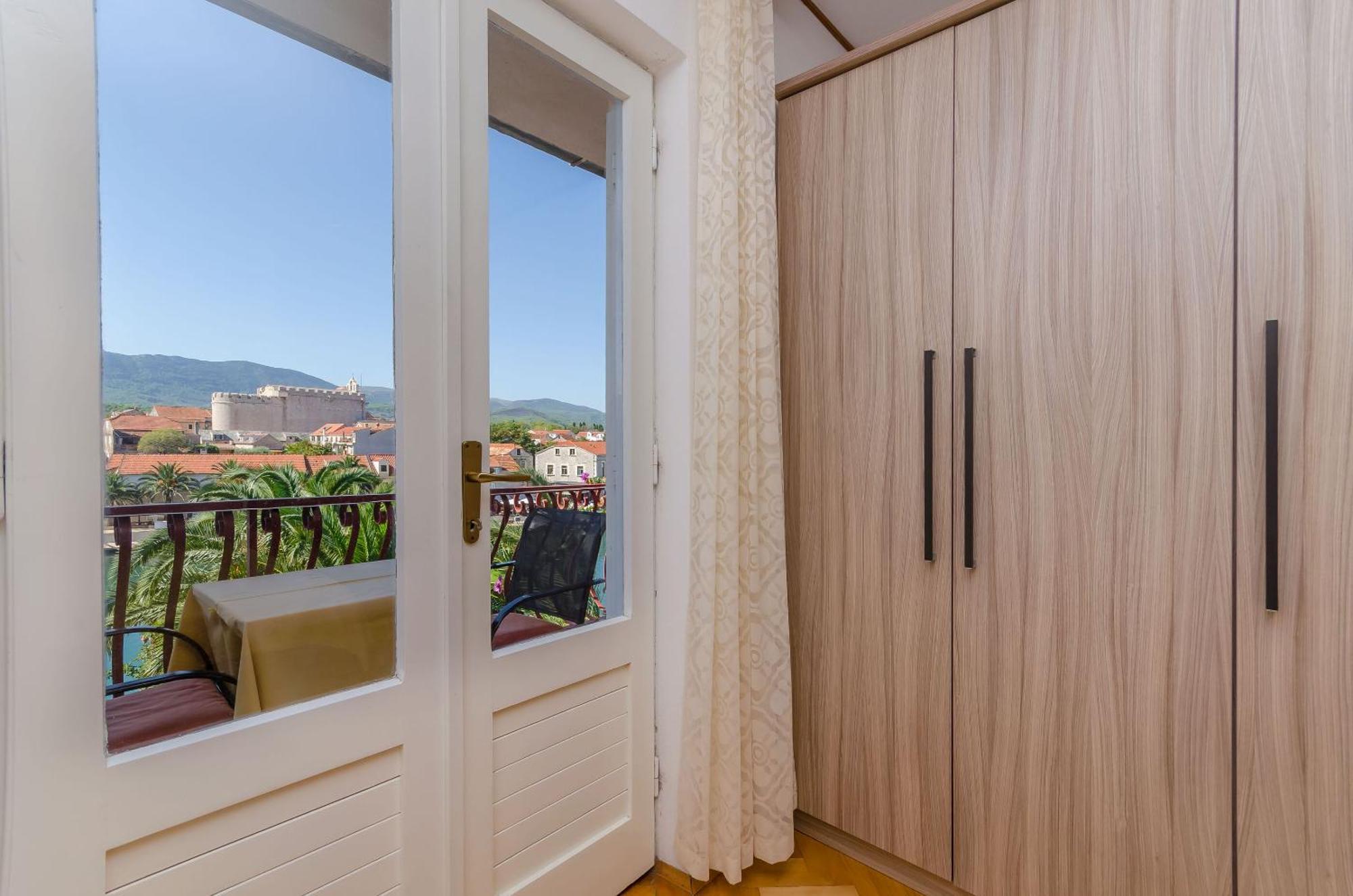 Apartments And Rooms Darinka Vrboska Exterior foto